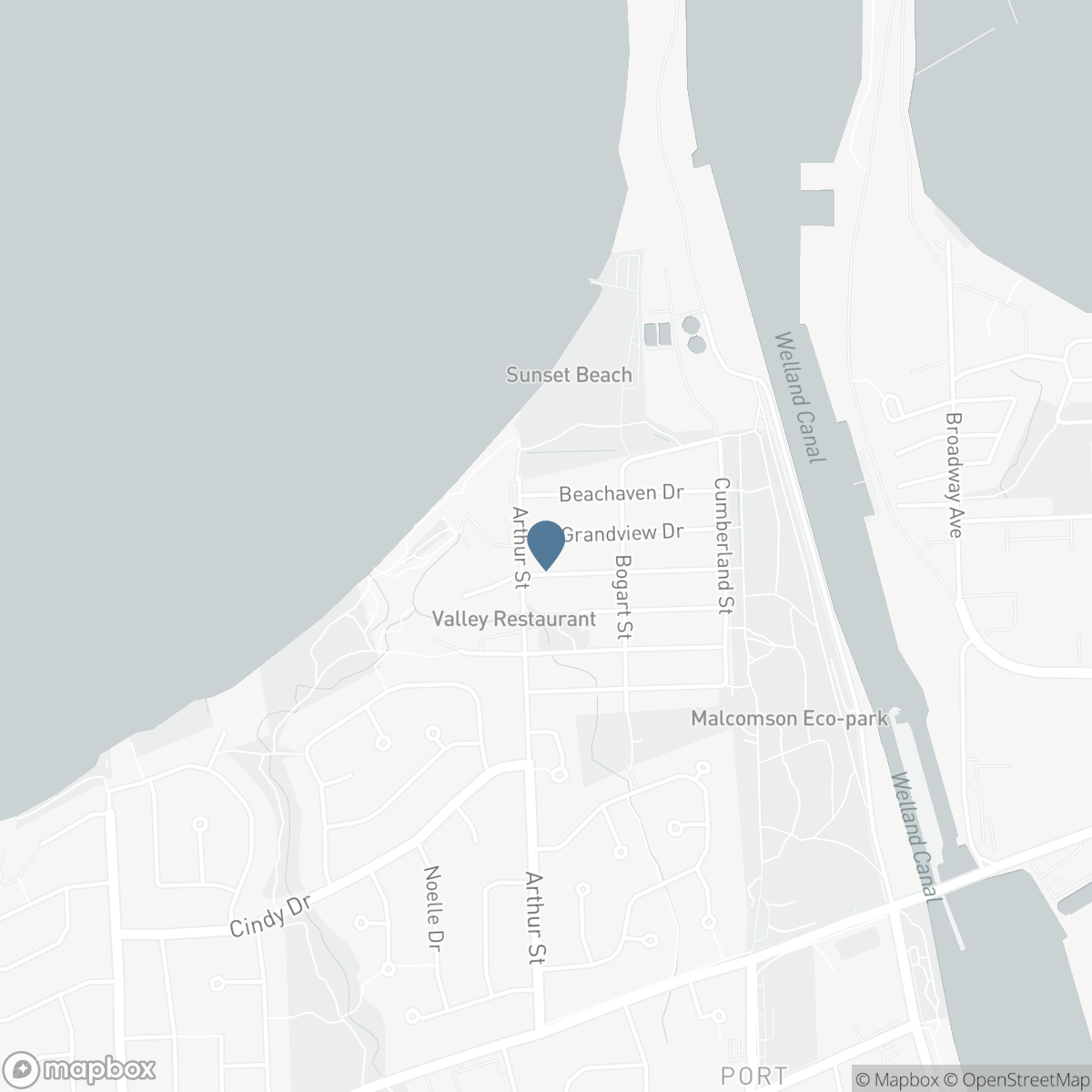4 GRANDVIEW Drive, St. Catharines, Ontario L2M 1A8